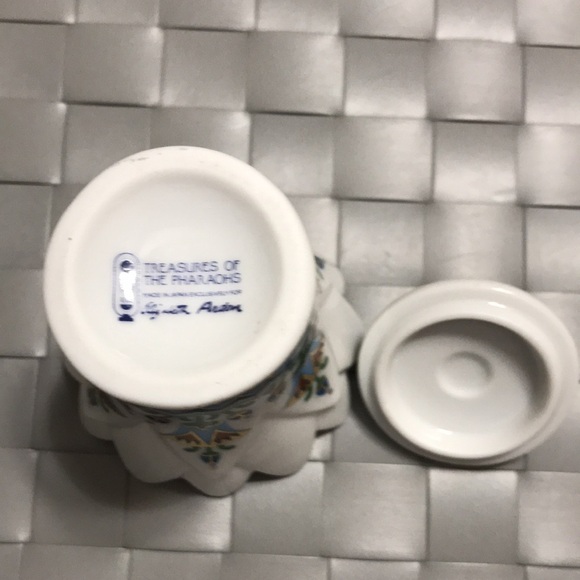 Vintage Elizabeth Arden Treasures of the Pharaohs Small Trinket Box Vase - Picture 7 of 11